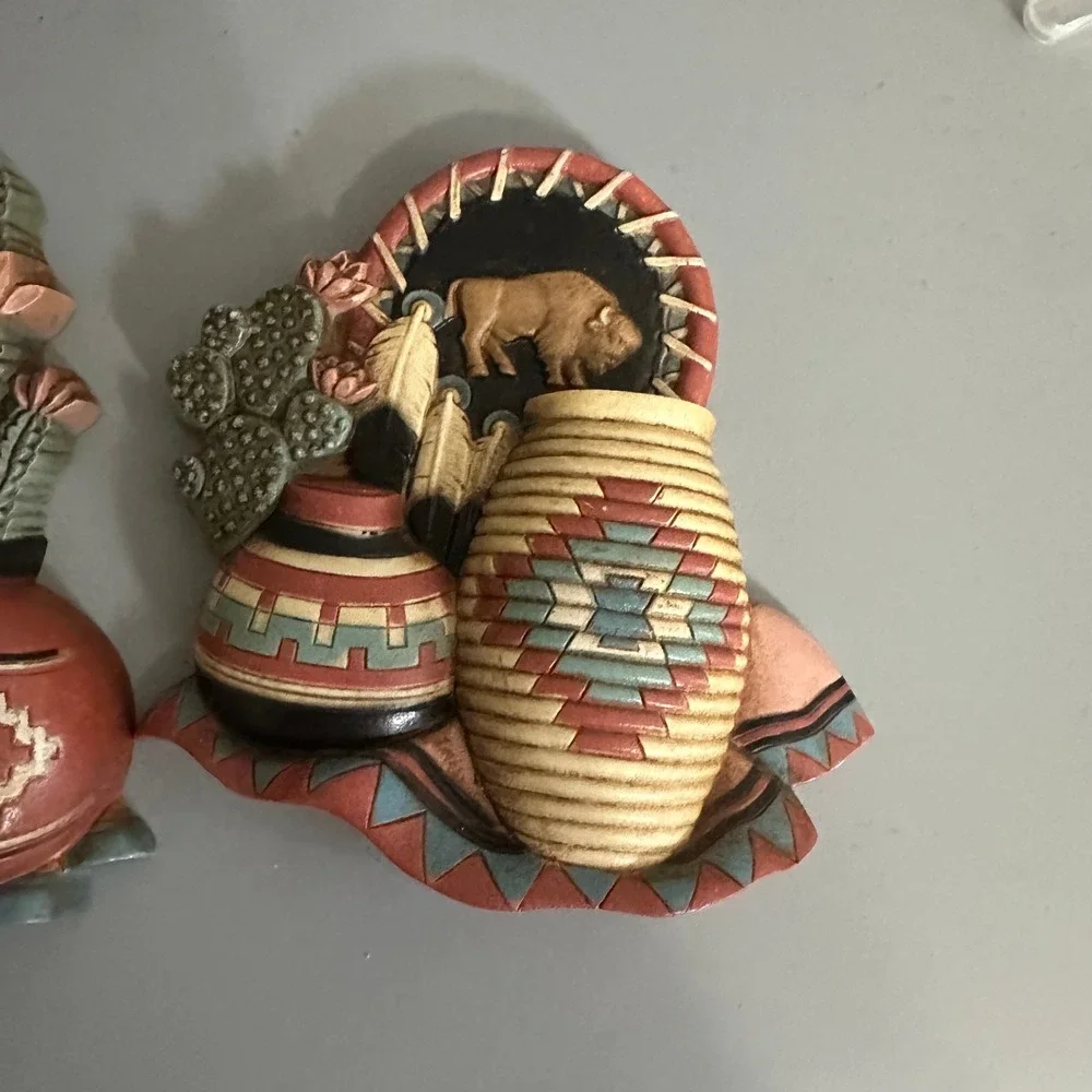 Vintage 1997 GIA Inc Southwest Wall Plaques Set Coyote Buffalo Cactus Decor 2pc